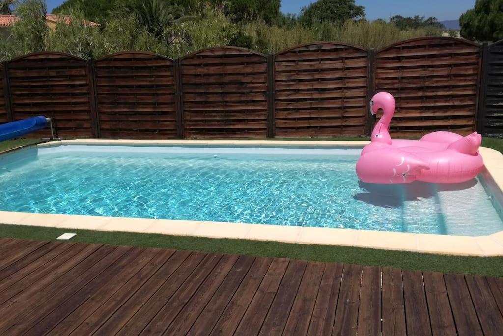 T2: 45m2 :4 Places :independant Dans Hyeres